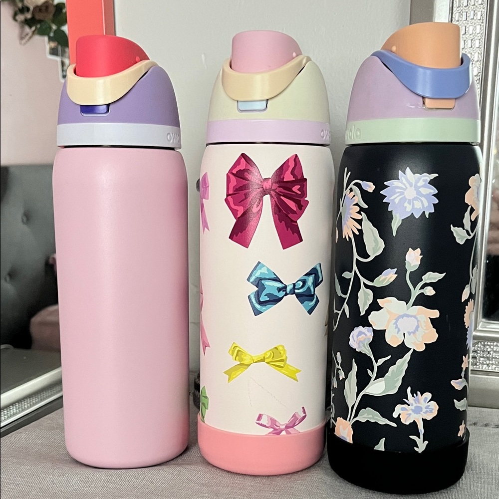 Set of 3 Owala water bottles.